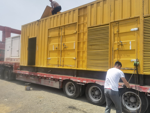 巴楚除了负载情况和发动机维护，还有哪些因素会影响 200kw 柴油发电机的油耗？