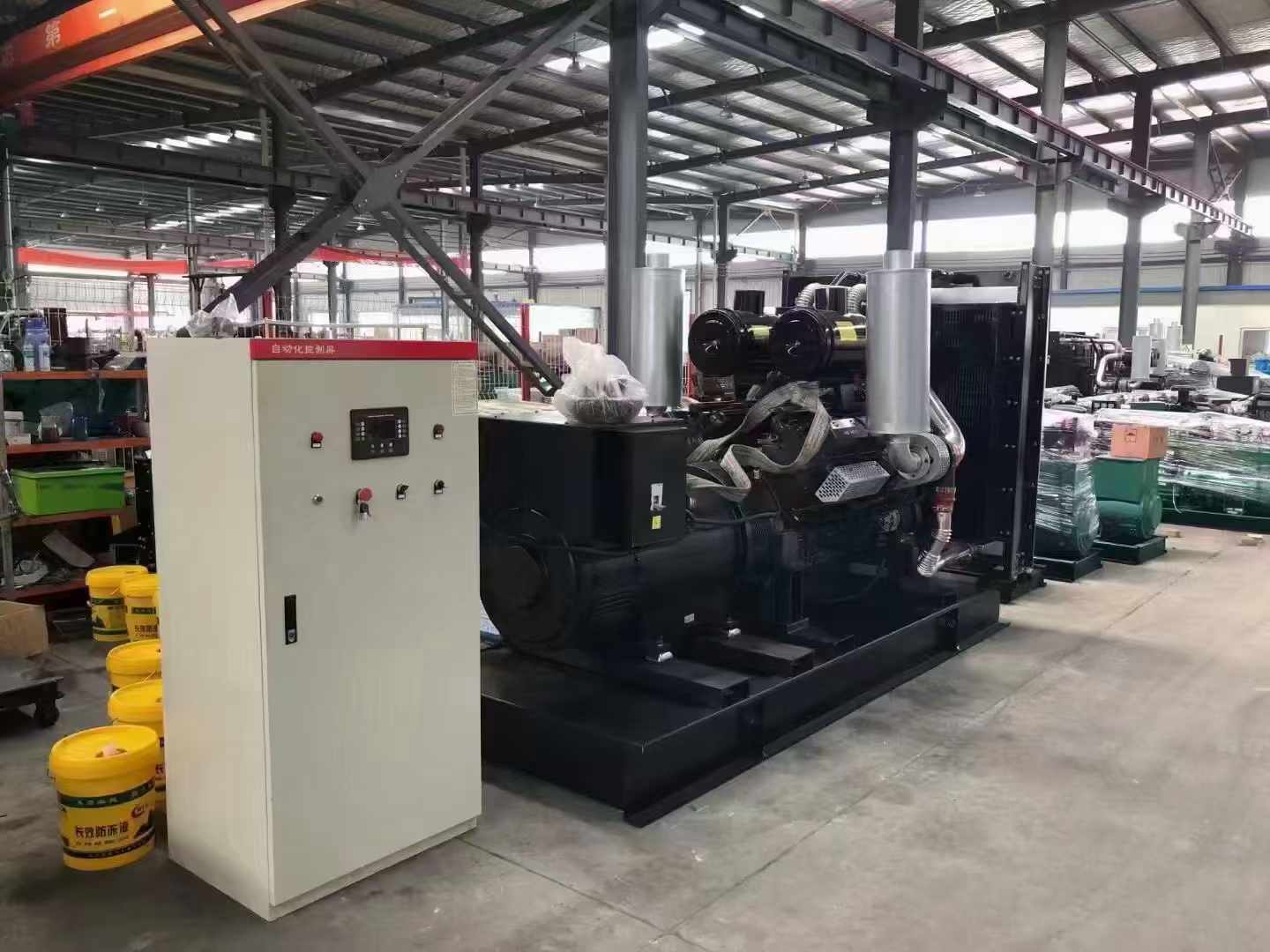 巴楚柴油发电机运行时的噪音和振动水平如何？