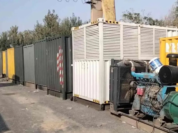 巴楚200KW柴油发电机机组每小时油耗是多少？